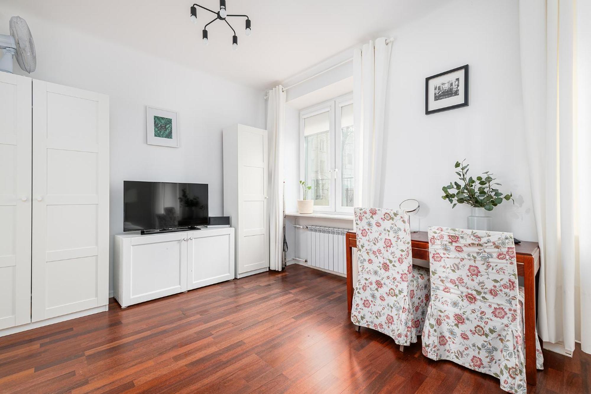 Rentplanet - Chmielna * Warsaw