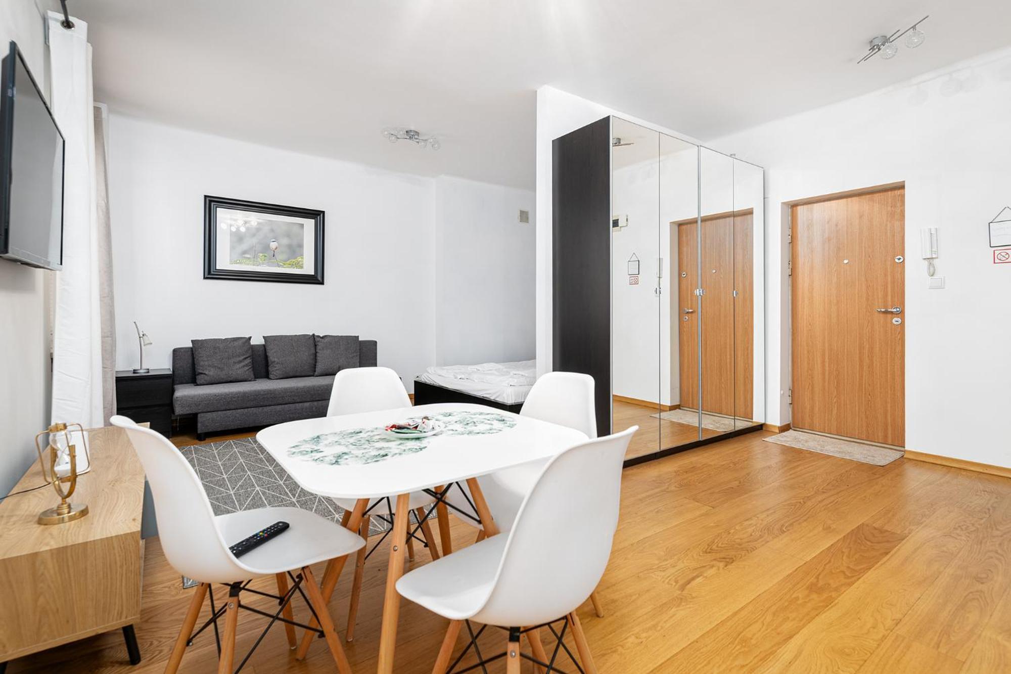 Rentplanet - Chmielna Apartment Warsaw